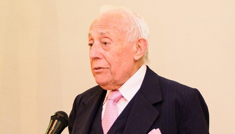 Dr. Félix A. Trigo Represas en el acto de entrega de la distinción