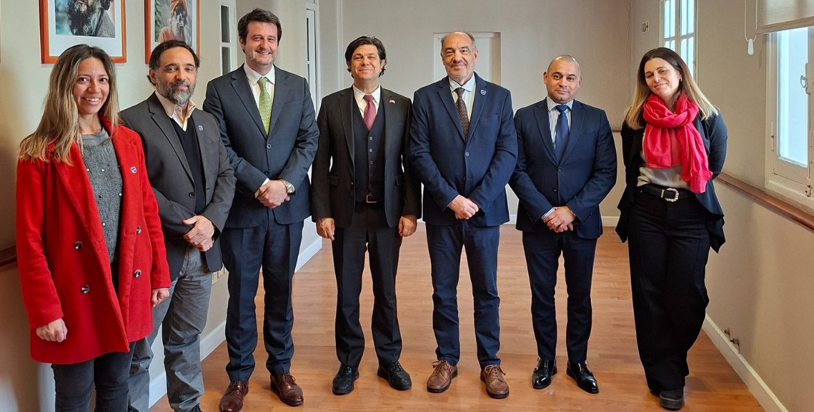 Autoridades de la Universidad Champagnat junto al Embajador de Turquía en Argentina, durante su visita a la Universidad