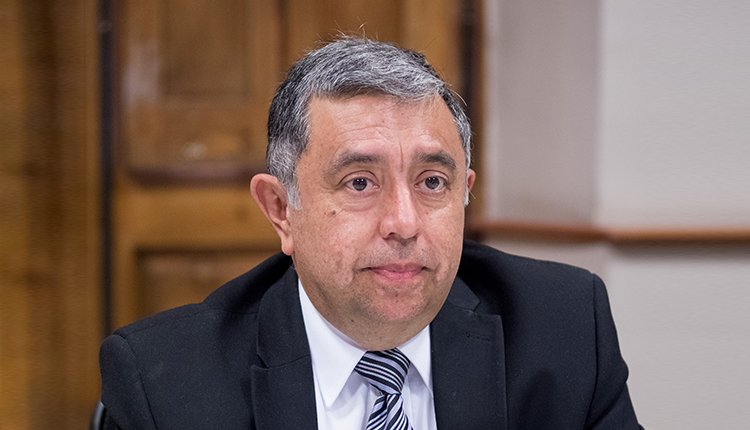 Lic. Raúl Mercau en el acto de entrega de la distinción