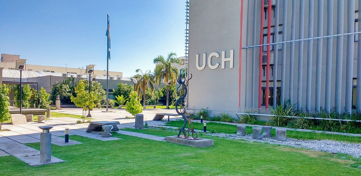 Plaza Central y edificio del Campus Central